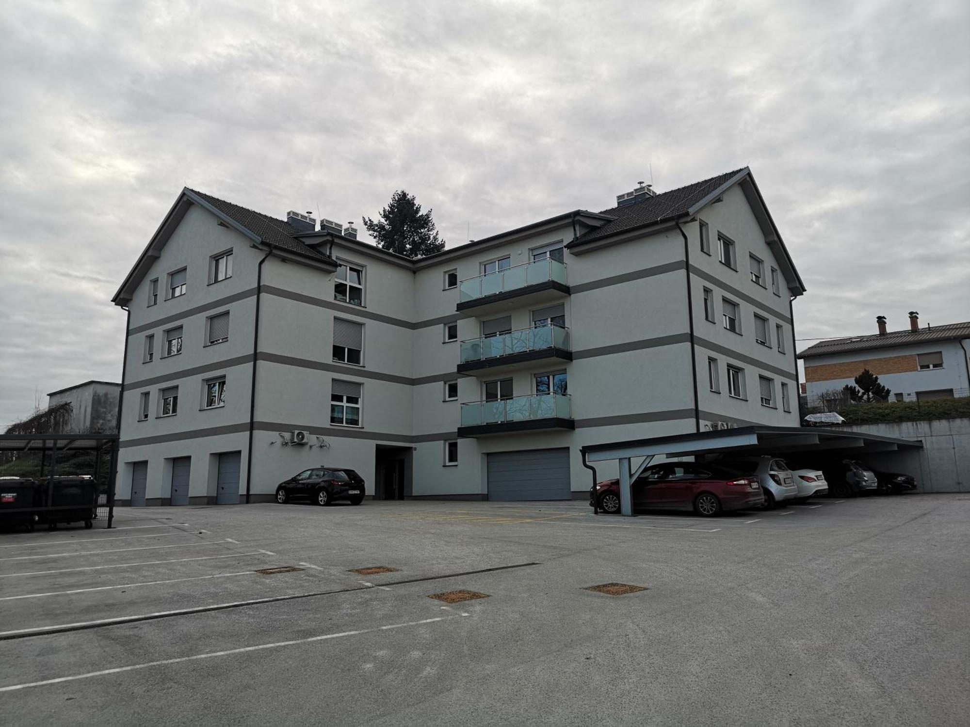 Apartma Elton Apartment