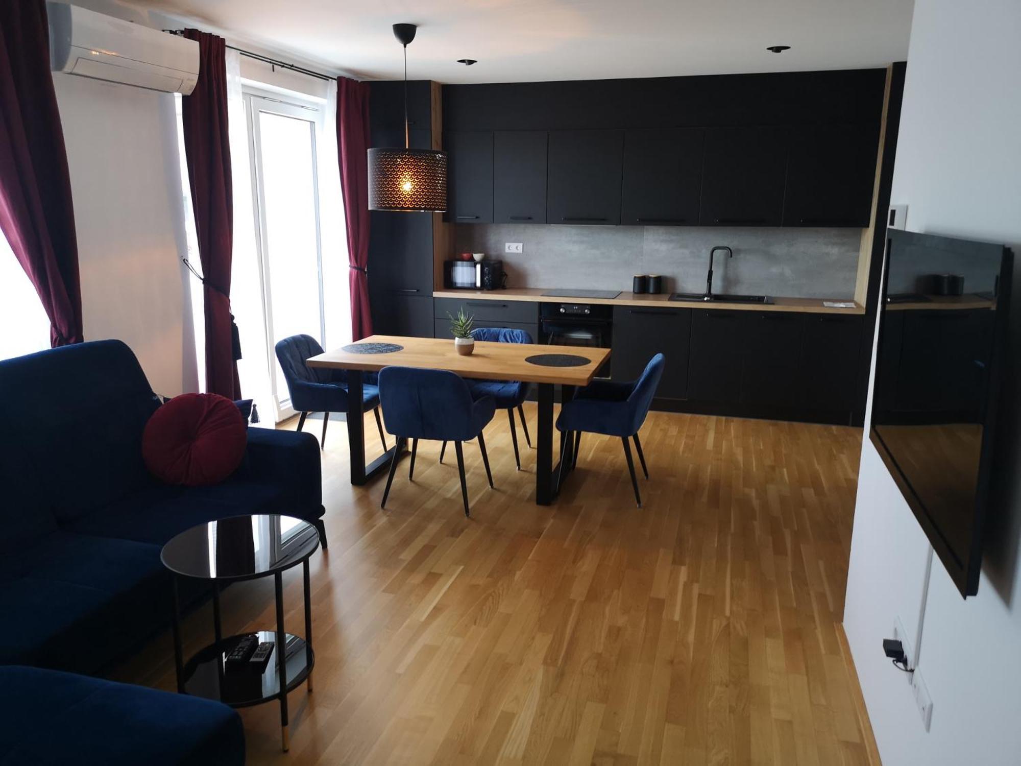 Apartma Elton Apartment *